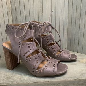Lucky Brand Perforated Leather Block Heel 6M